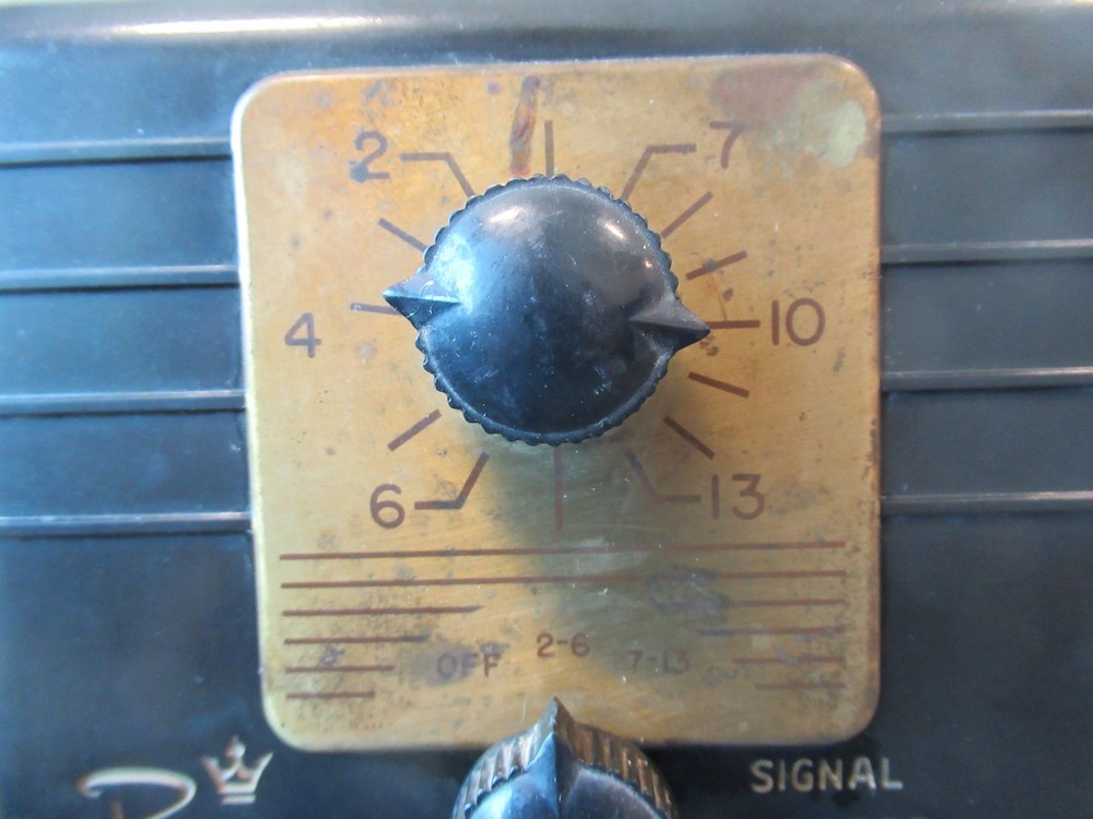 Regency Signal Booster Model DB-410 TESTED