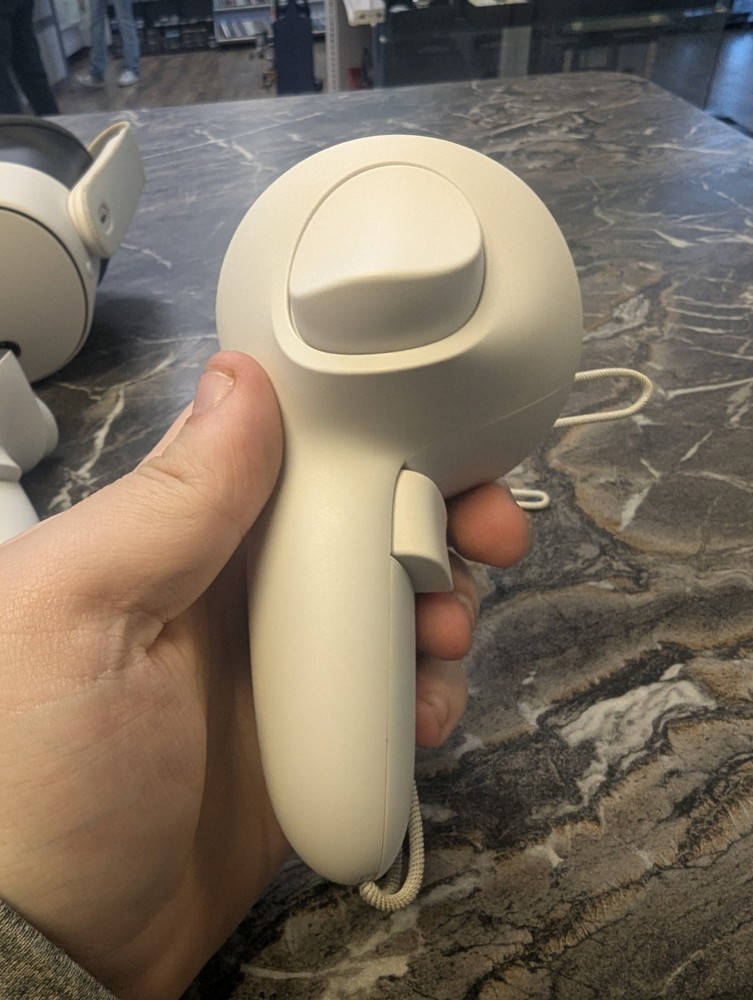 Meta Oculus Quest 3S - 128GB VR Headset with Controllers