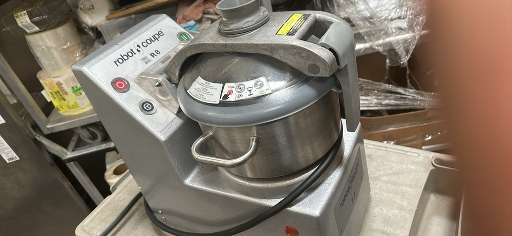 Robot Coupe R8 Vertical Food Processor / cutter mixer