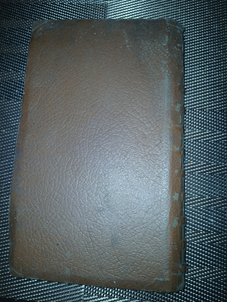 1942 Oldsmobile Reference Book "It's Quality Built to Last"