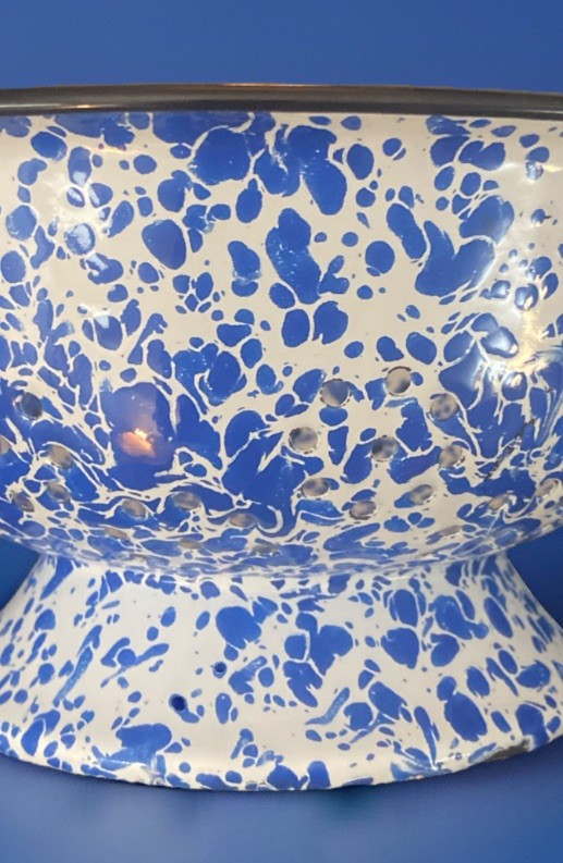 Enamelware Metal Colander Strainer Mottled Speckled Blue & White 8”