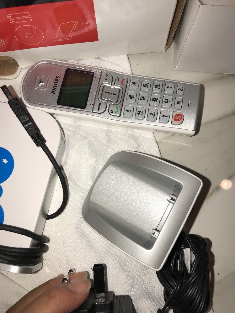 Philips Cordless VOIP Phone Model VOIP 3211 In Box