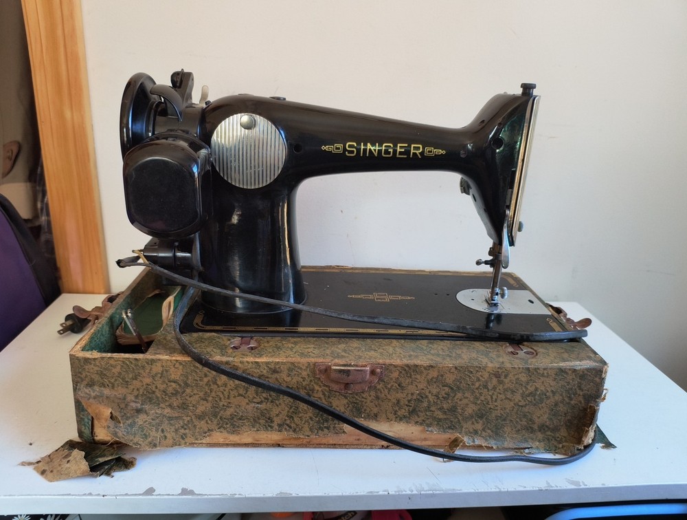 1948 Singer 201-2 Sewing Machine Tested Working read description