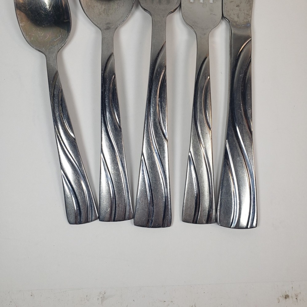 5 Piece Oneida Wind Dance Stainless Steel Flatware Service For 1