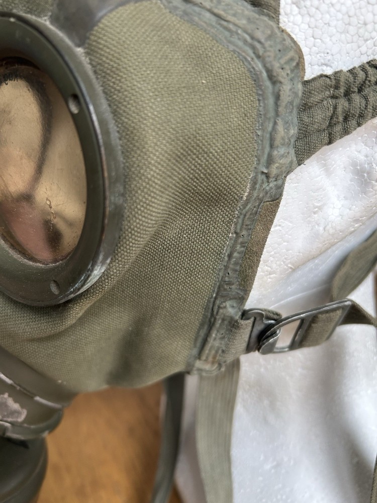 WW2 GM30 Gas Mask with Canister