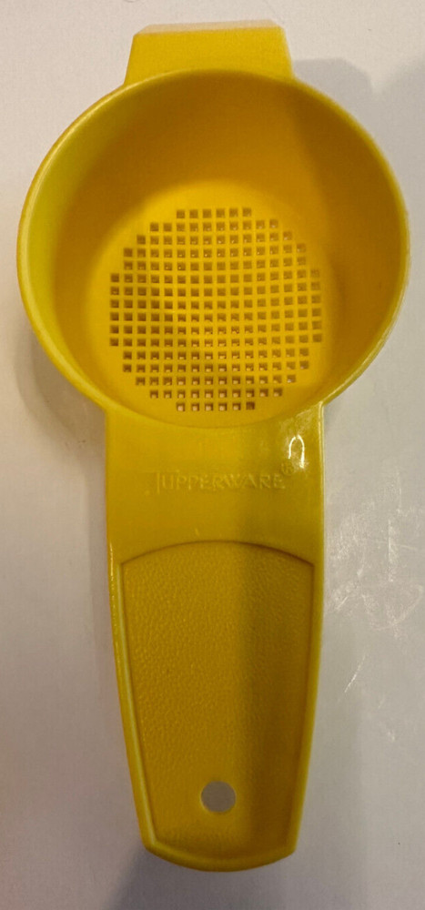 Vintage Tupperware Mini Sifter Strainer Yellow/Colander/tea/-approx 5"