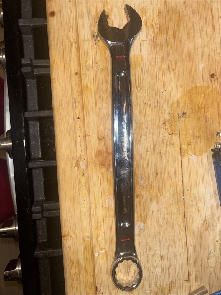 Milwaukee 1 Wrench