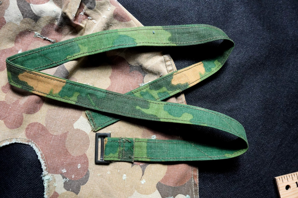 “Original” VIETNAM USGI MITCHELL HELMET COVER + Utility strap