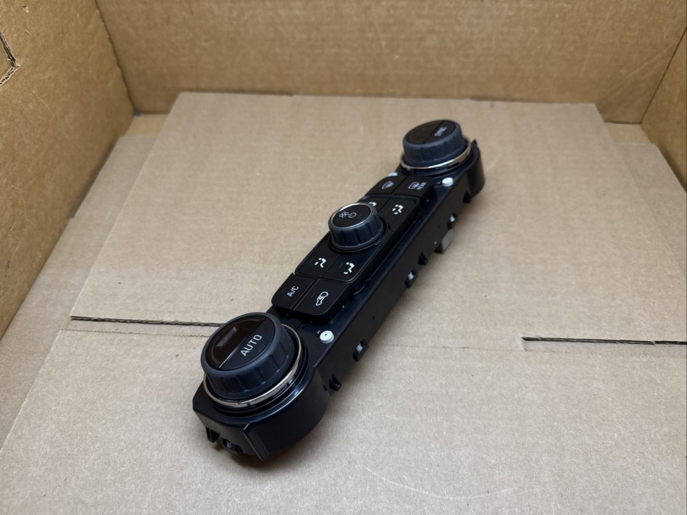 2017-2023 GMC Acadia Front Dash Temperature Temp Climate Control