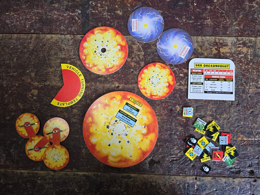 Warhammer 40k Vintage Box Set + Miniatures Orks Space Marines