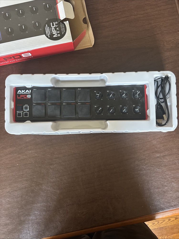 Akai Lpd8 Drum Pad - With Box And USB