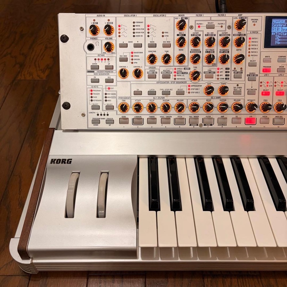 KORG RADIAS KEYBAORD Synth
