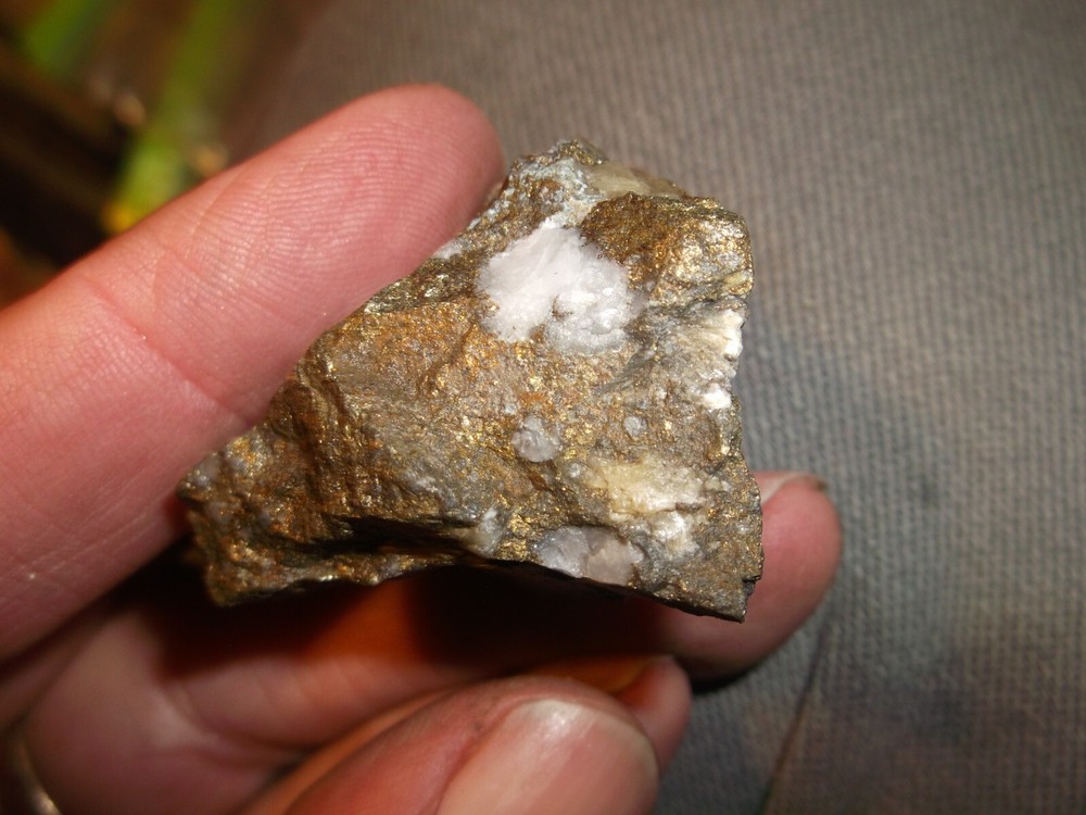 Gold, silver, copper, 40 grams samples ,ore high grade .