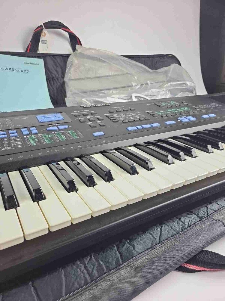 Technics SX-AX3 Synth Keyboard W/Case And Manual