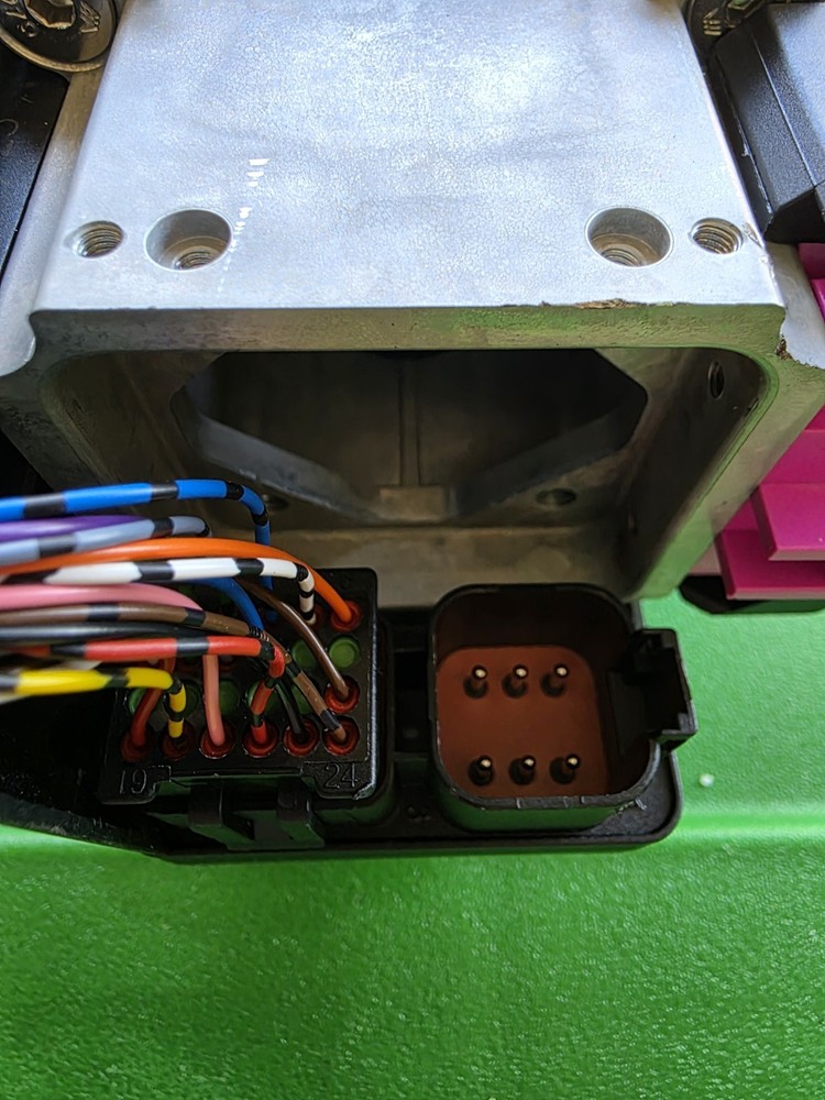 AT539205: Steering Joystick Electrohydraulic Controller