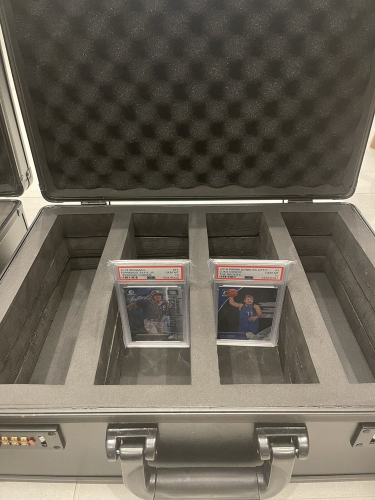 PSA or BECKETT GRADED CARD CARRYING CASE.