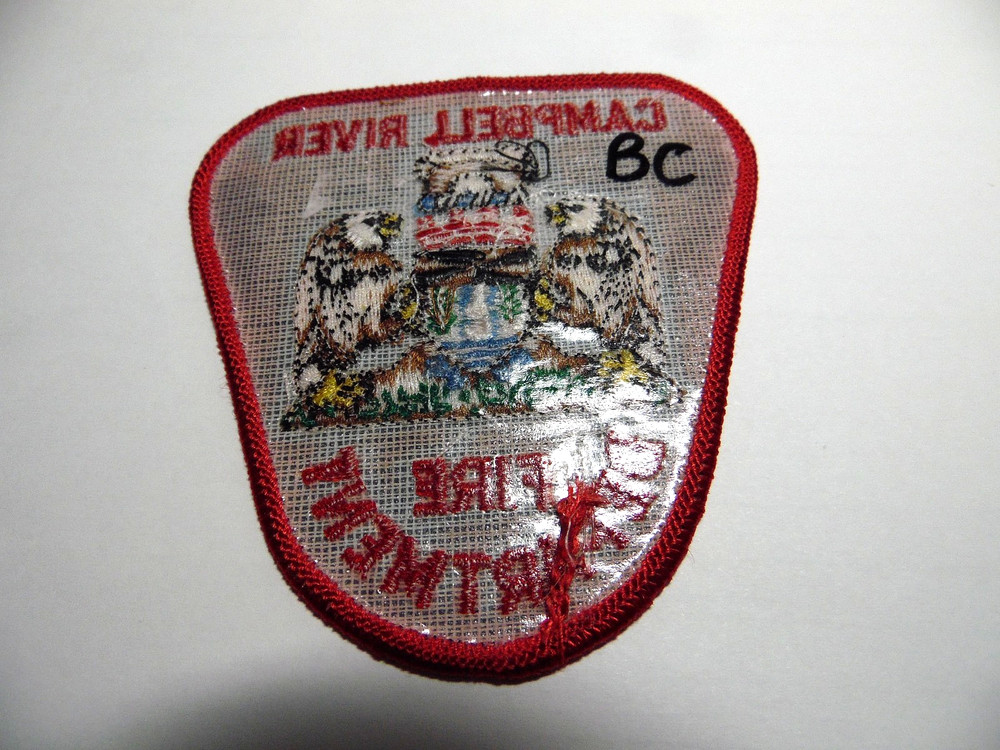 New CAMPBELL RIVER, BRITISH COLUMBIA, CANADA FIRE DEPARTMENT SHOULDER PATCH