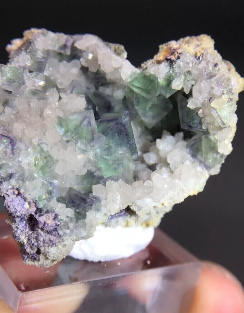Natural rare octahedral pyrolytic geodes come from China