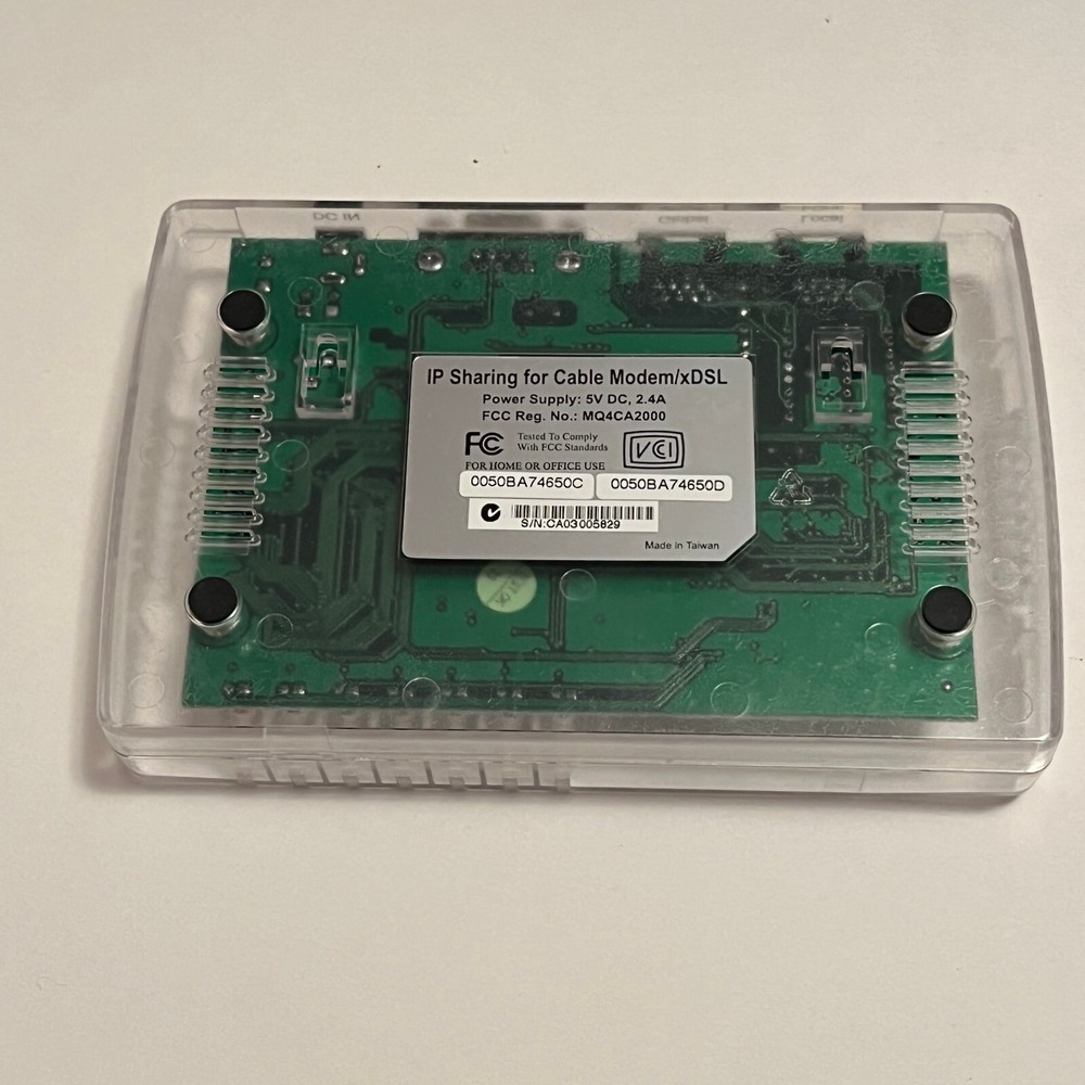 D-Link DI-701 Cable/DSL Internet Sharing Router: Has all components and docs