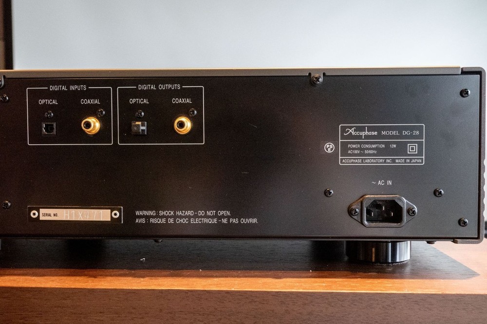 Accuphase DG-28 Digital Voicing Equalizer Unbalanced 100V Japan Audio Processor