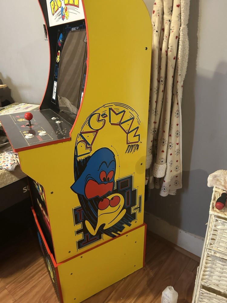 PAC-Man arcade game 2 versions