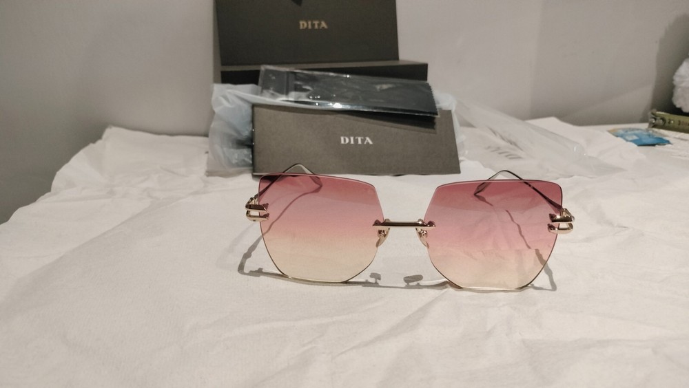 Embra Women's Finger Sunglasses