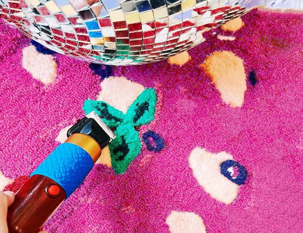 Carpet Trimmer with Shearing Medium, With Guide