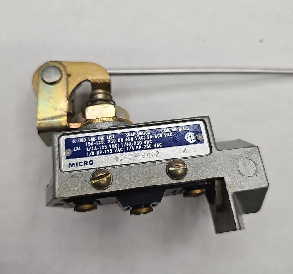 Micro Switch BZE6-2RQ62 Limit Switch With Rod Actuator