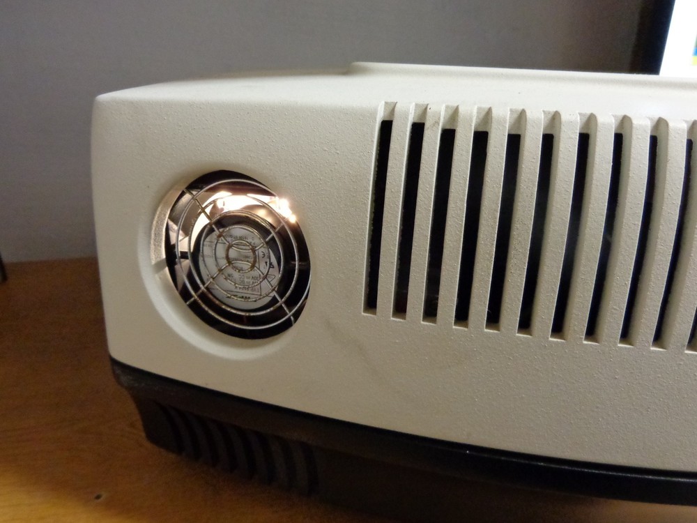 BIOTEK MODEL FL600 MICROPLATE FLUORESCENCE READER (Power Test Only)