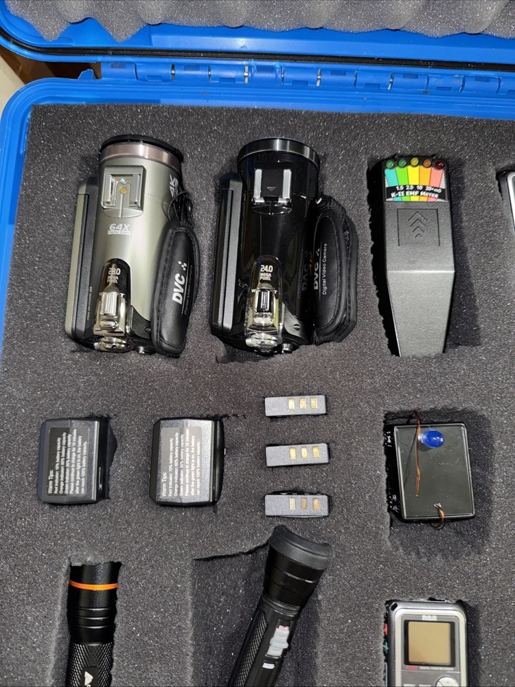 -GHOSTS HUNTING -Advanced Starter Set With Carrie Case ￼