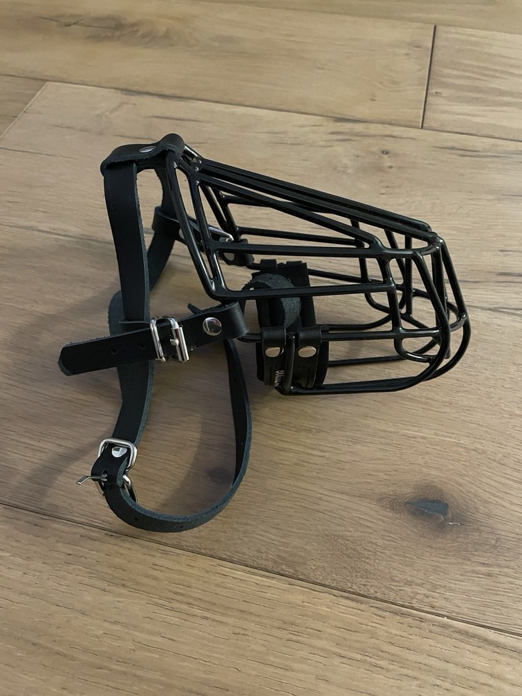 Dog muzzle large Black