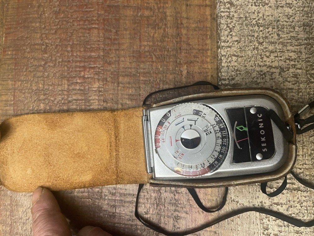 Vintage Sekonic Light Meter (with original leather case & strap)