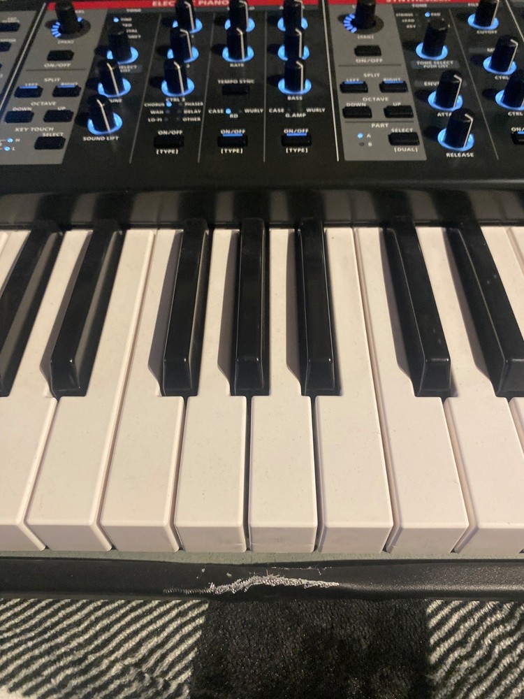 Roland V-STAGE76 76-Note Performance Keyboard (Damaged )