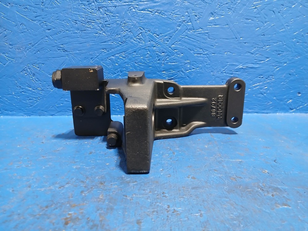 PACCAR MX13 ENGINE BRACKET D09611 / 86792 / 1828531 - 51982