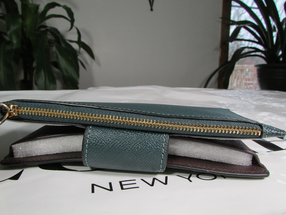 NWT Coach Crossgrain Leather Boxed Tech Wallet C7352 Forest Green