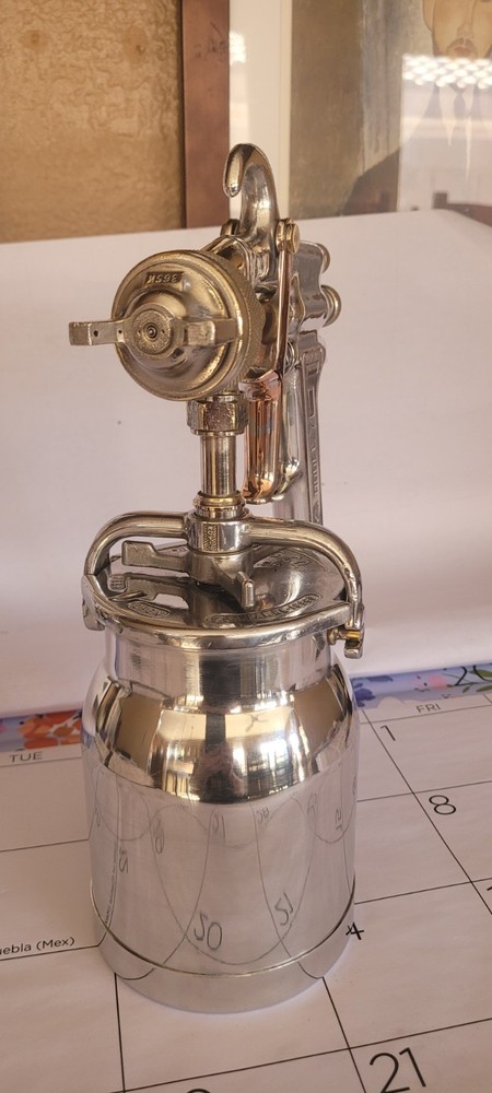 Binks Model 7 Spray Gun w/ Stainless Paint Cup.