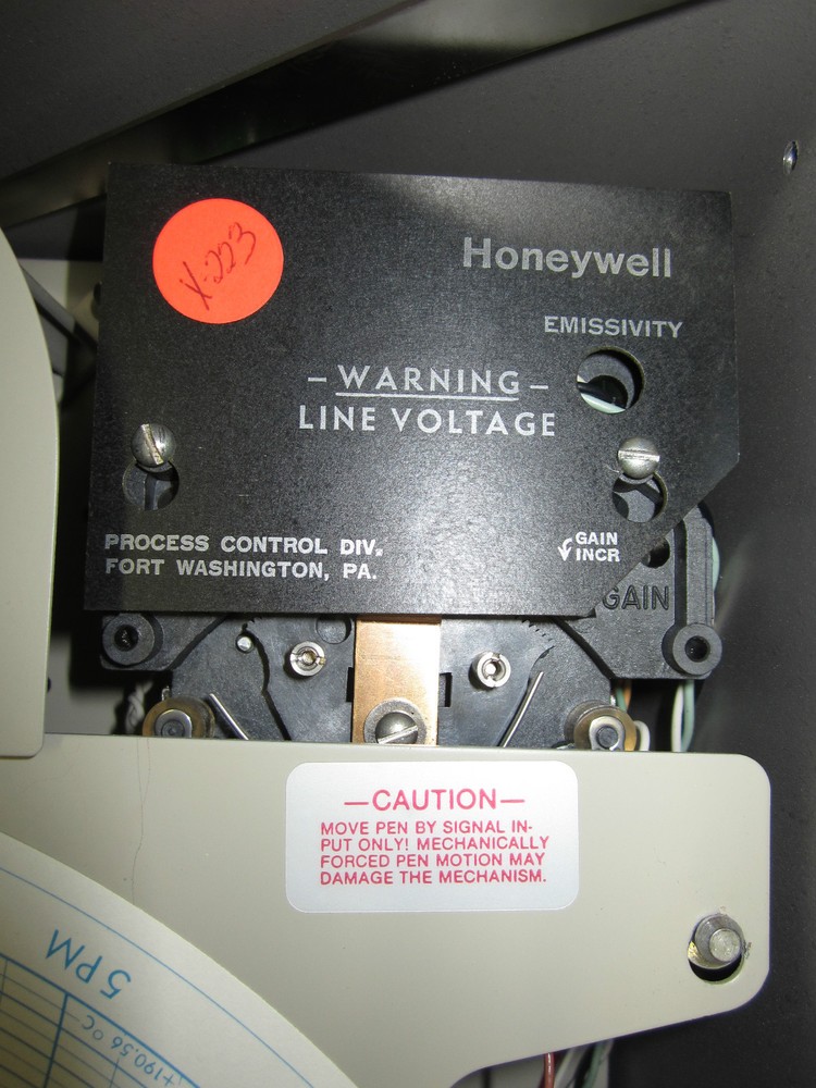Honeywell Y455X1-B-000-00-2274 Chart Recorder/ Plotter