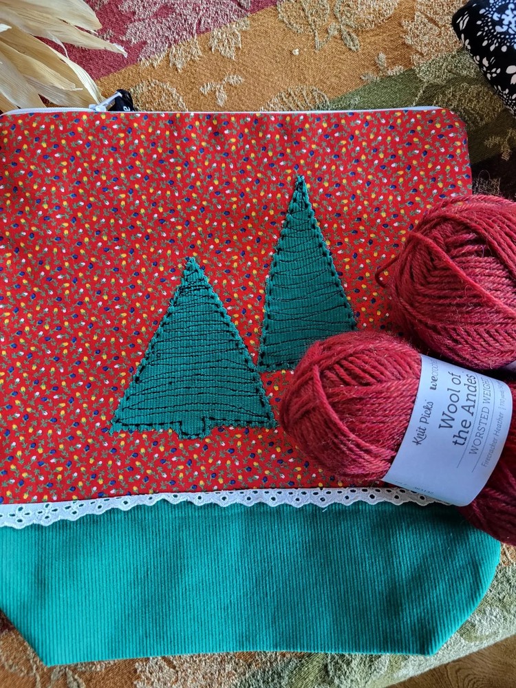 Vintage Christmas project bag, Zippered Project Bag,    project bag