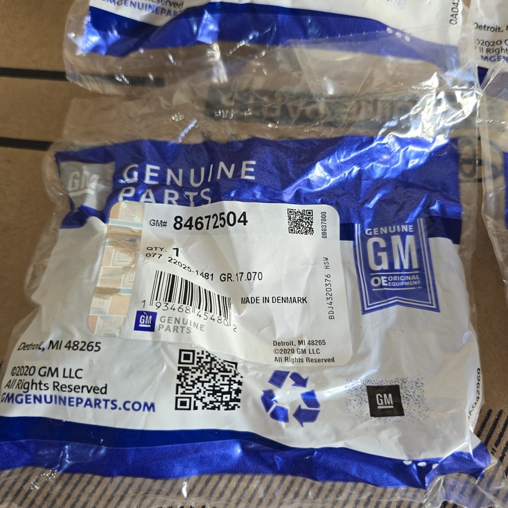 4 Genuine GM Side Rail Protector 84672504