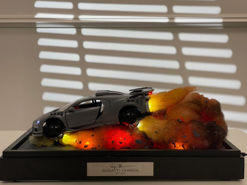 Bugatti Chiron Diorama with Lights [1:24 scale]