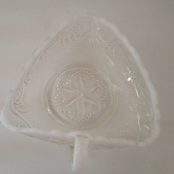 Lemon wedge glass plate