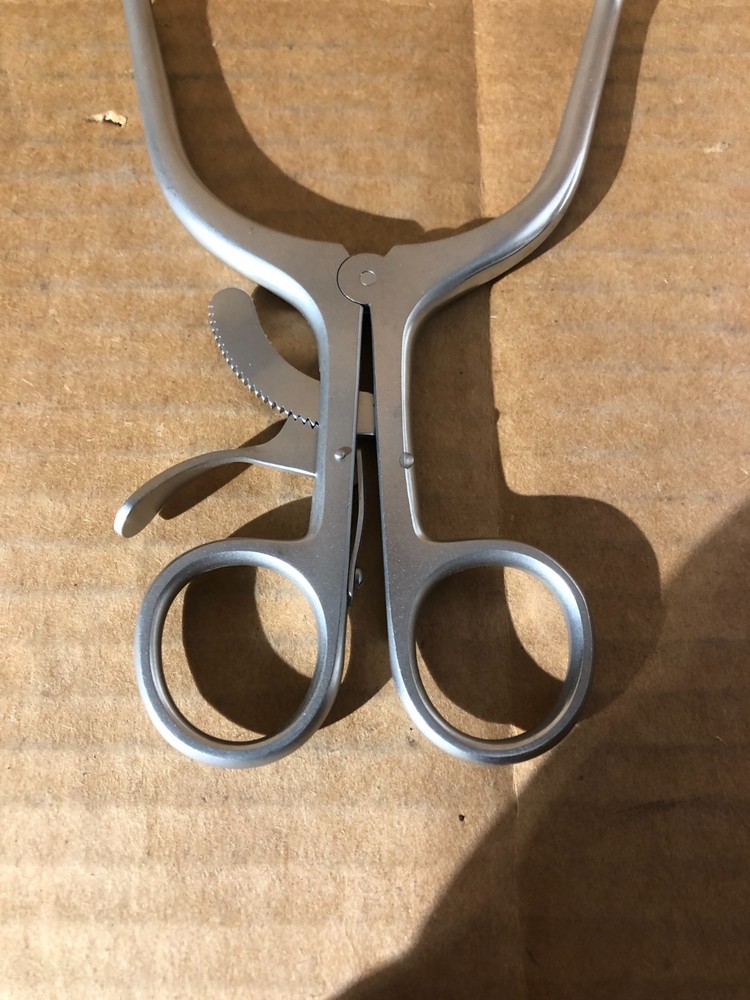H67 64 Double Bent Deep Blades Tissue Retractor Instrument Nice