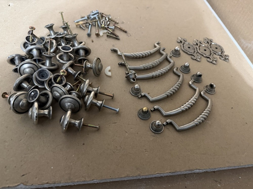 Kitchen Silver high-end used  Metal Drawer Pulls, Knobs, Backplates Screws Lot