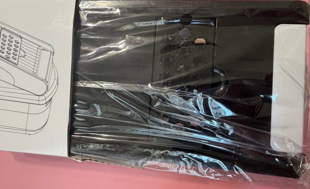 Multi-functional Vegetable Chopper/Dicer/Slicer/ Shredder with Egg Separator~New