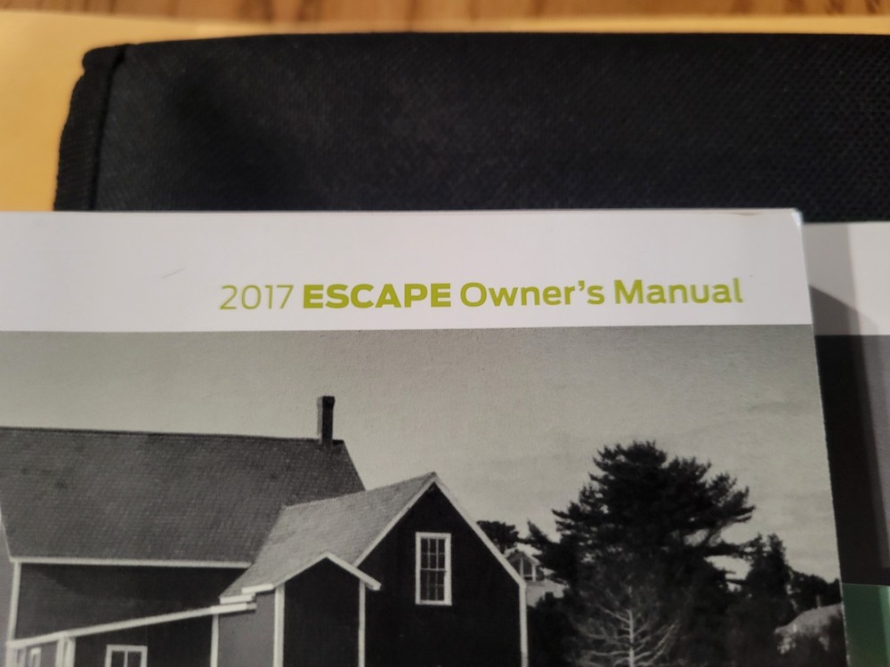 2017 FORD ESCAPE OWNERS MANUAL & CASE (QUICK REF & DRV SUPPL)