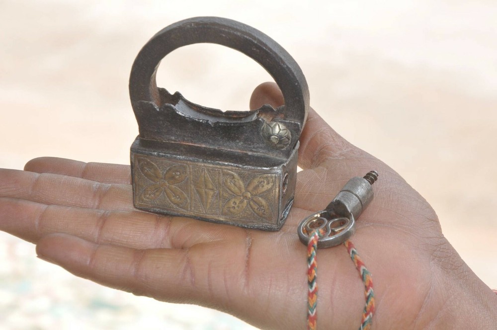 Vintage Iron Rectangular Brass Fitted Engraved Hnadcrafted Screw Padlock