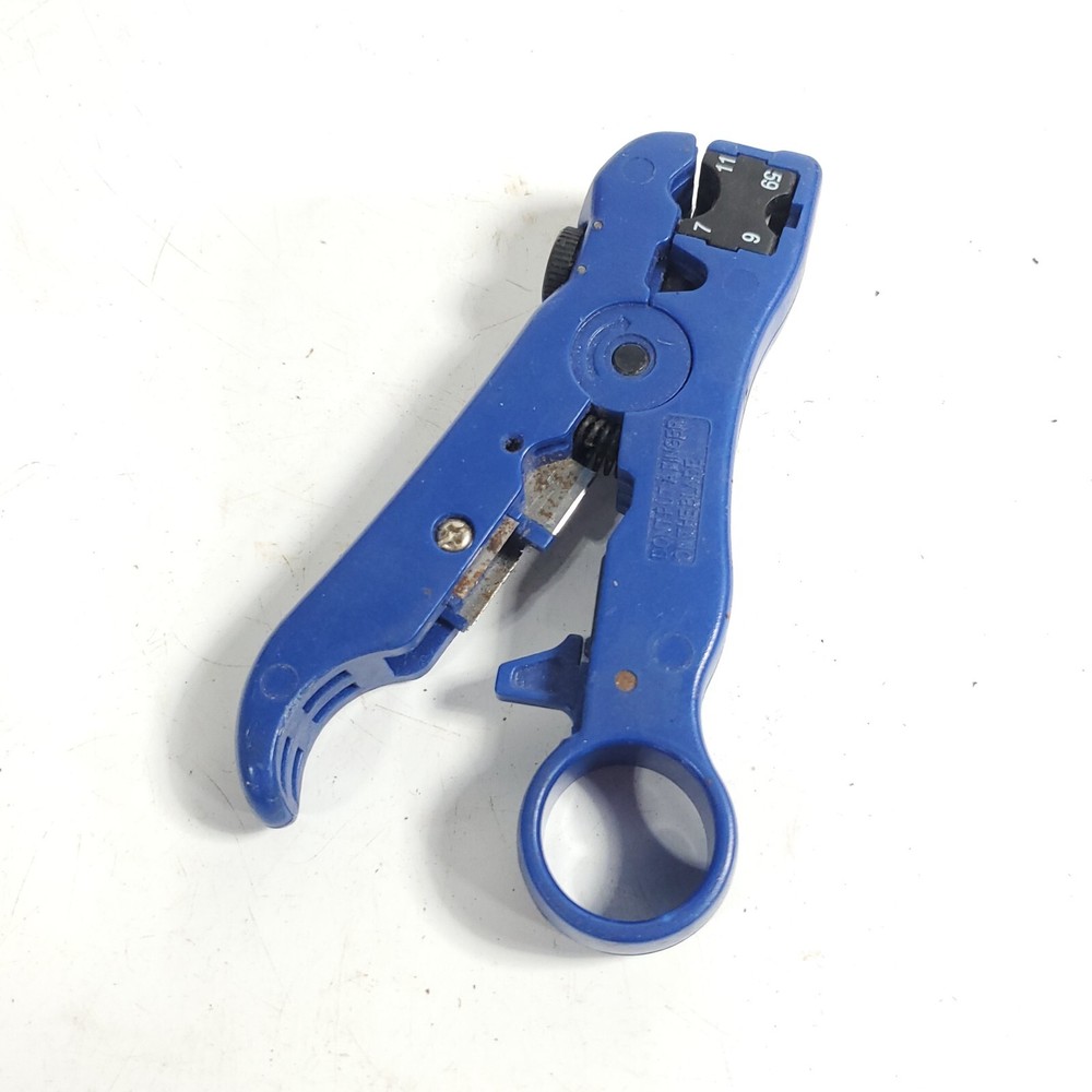 Datashark 70029 Universal Cutter/Stripper for Flat or round TV/UTP Cable