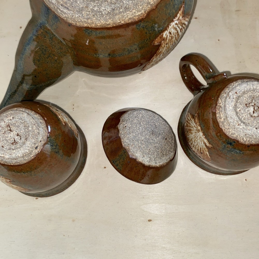 Teapot and 2 Matching Cups! Seashell Pattern. Vintage styling