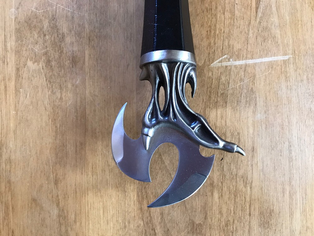 K Exclusive Alien Battle Axe