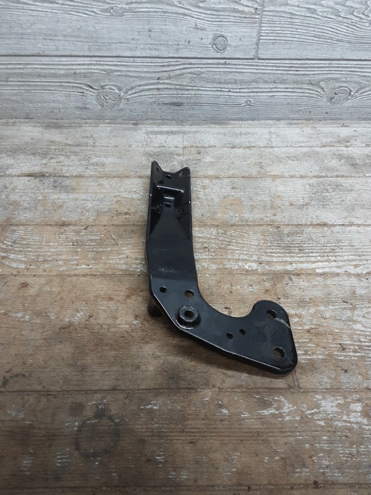 Harley-Davidson Electra Fatboy Rear Exhaust Pipe Muffler Support Mount Bracket